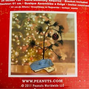 THE ORIGINAL CHARLIE BROWN CHRISTMAS TREE 2011 NIB